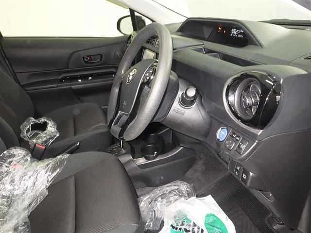 TOYOTA AQUA 2016