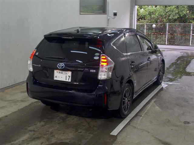 TOYOTA PRIUS ALPHA 2015