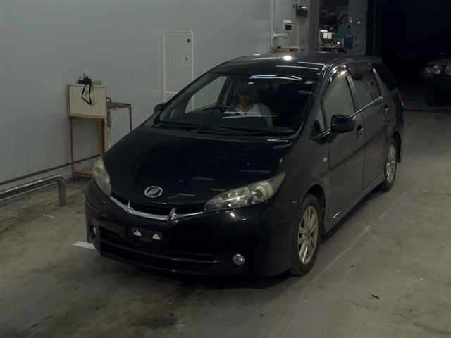 TOYOTA WISH 2010