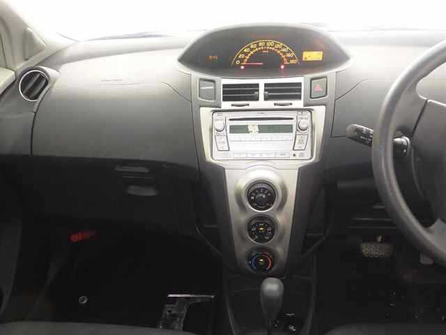 TOYOTA VITZ 2009