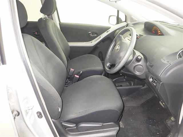 TOYOTA VITZ 2009