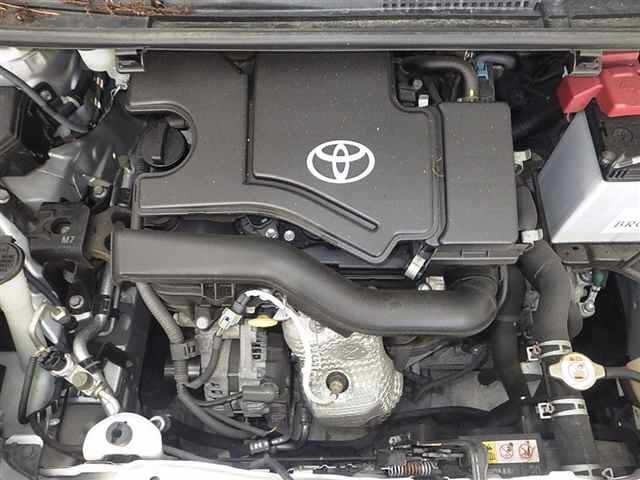 TOYOTA VITZ 2017