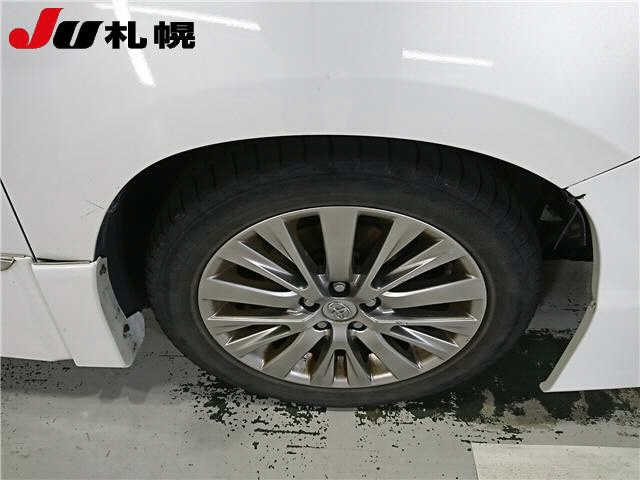 TOYOTA VELLFIRE 2013