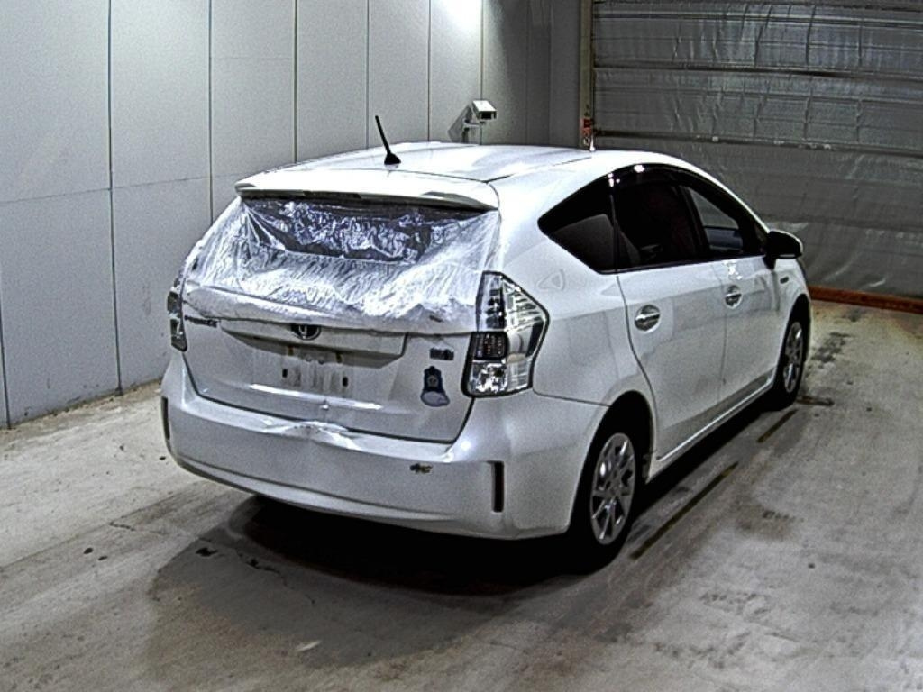 TOYOTA PRIUS ALPHA 2014