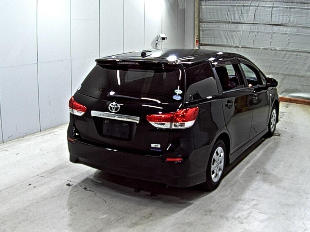 TOYOTA WISH 2010