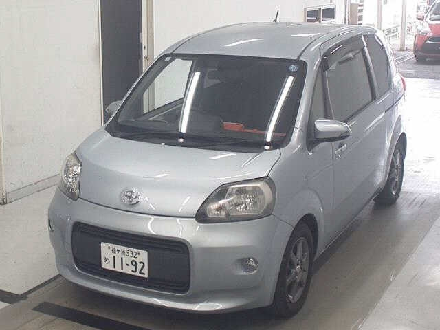 TOYOTA PORTE 2013