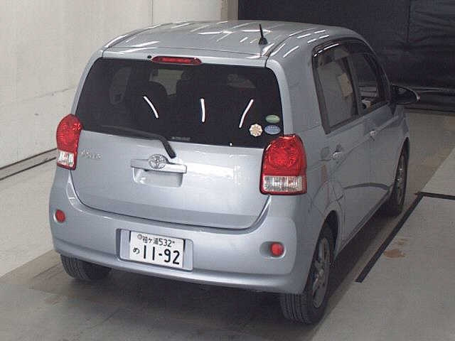 TOYOTA PORTE 2013