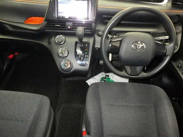 TOYOTA SIENTA 2015