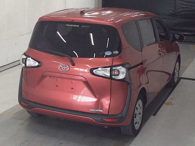 TOYOTA SIENTA 2015