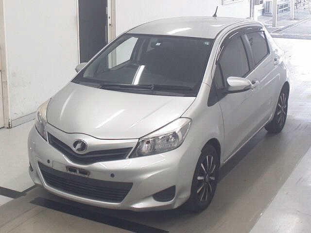TOYOTA VITZ 2014