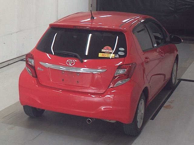 TOYOTA VITZ 2015
