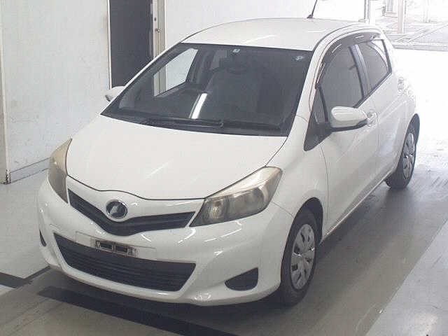 TOYOTA VITZ 2011