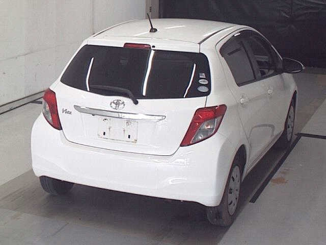 TOYOTA VITZ 2011