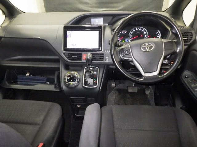TOYOTA VOXY 2014