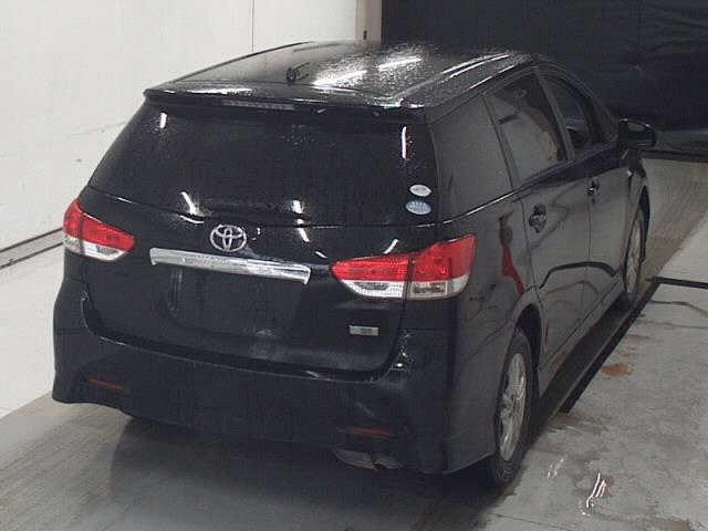 TOYOTA WISH 2010