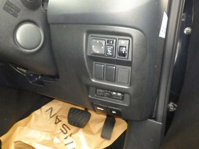 NISSAN JUKE 2011