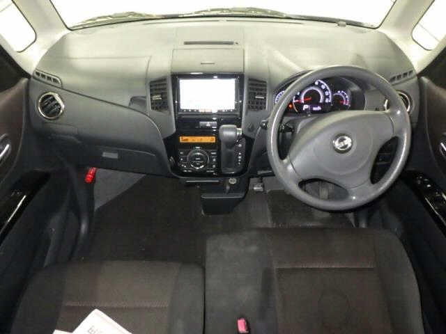NISSAN ROOX 2013