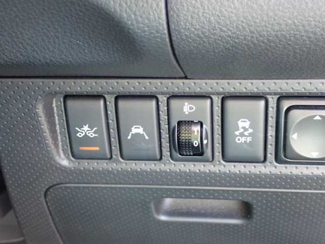 NISSAN AD 2020