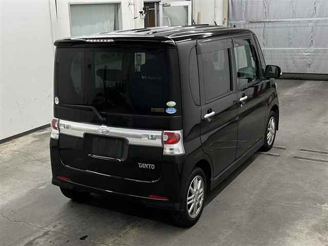 DAIHATSU TANTO 2009
