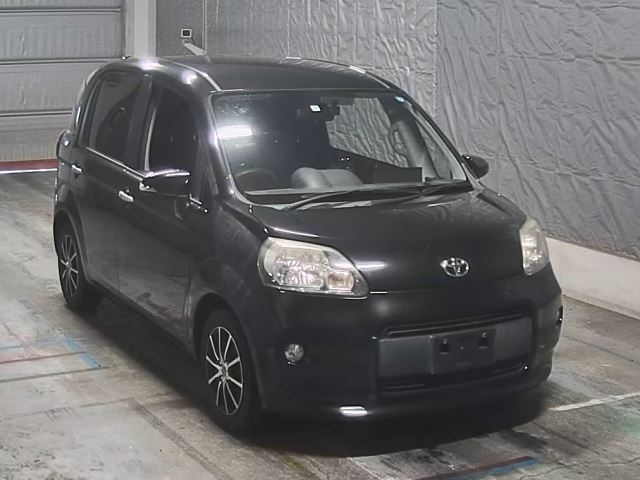 TOYOTA PORTE 2013
