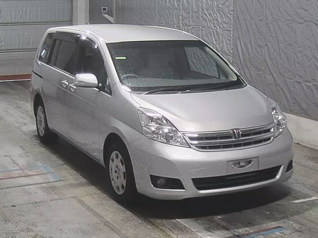 TOYOTA ISIS 2010