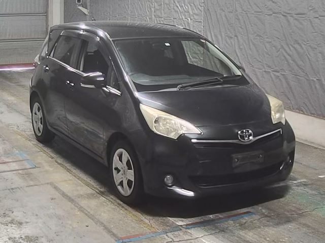 TOYOTA RACTIS 2013