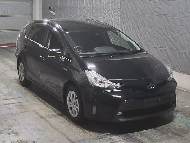 TOYOTA PRIUS ALPHA 2019