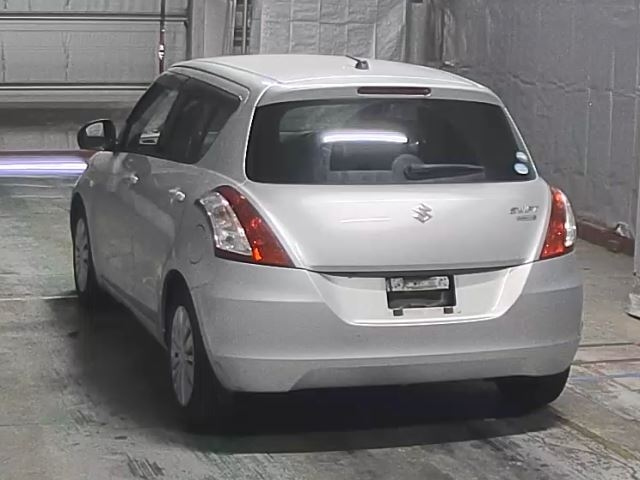 SUZUKI SWIFT 2015