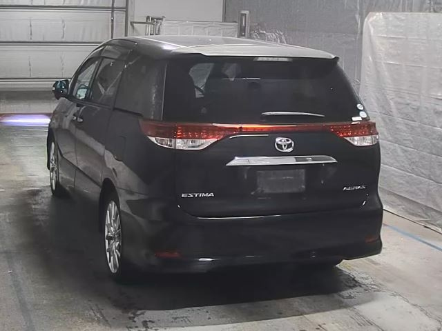 TOYOTA ESTIMA 2010