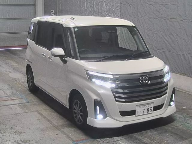 TOYOTA ROOMY 2021