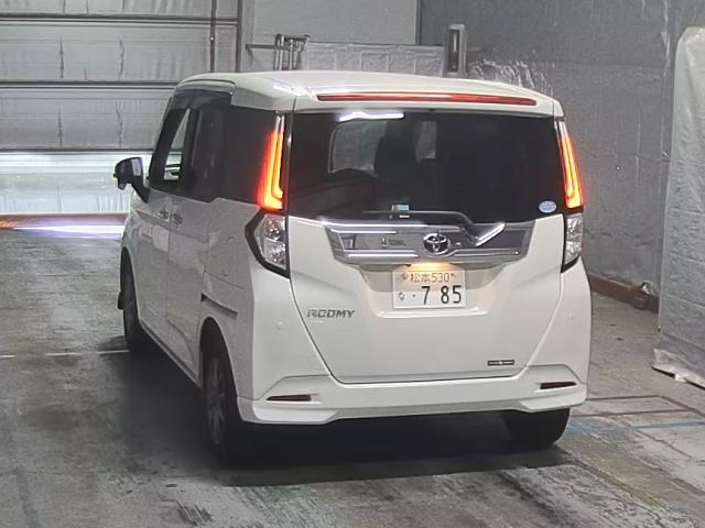 TOYOTA ROOMY 2021
