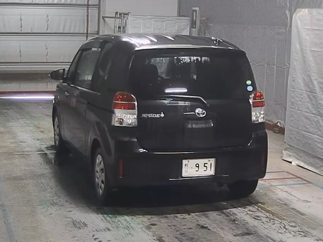 TOYOTA SPADE 2013