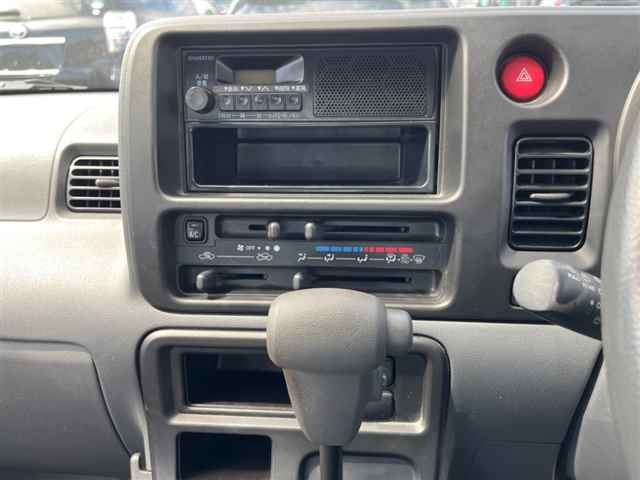 DAIHATSU HIJET VAN 2010