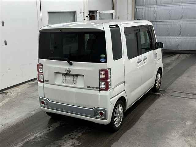 DAIHATSU WAKE 2014