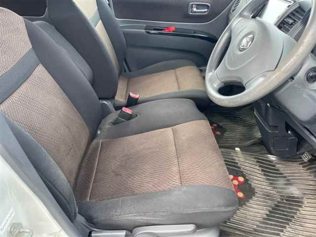 NISSAN ROOX 2011