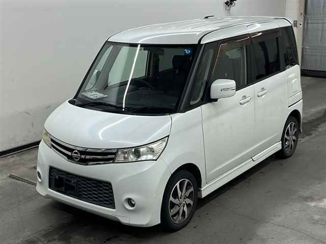 NISSAN ROOX 2011