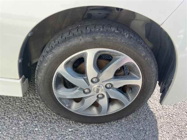 NISSAN ROOX 2011