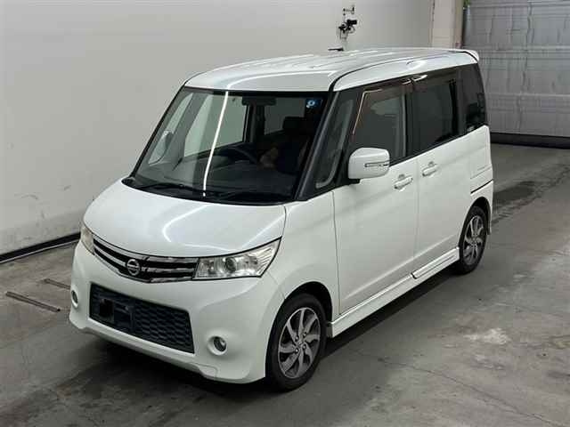 NISSAN ROOX 2011