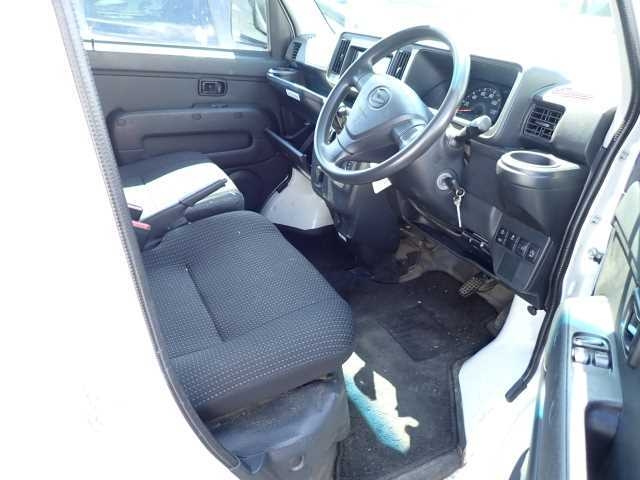 DAIHATSU HIJET VAN 2019