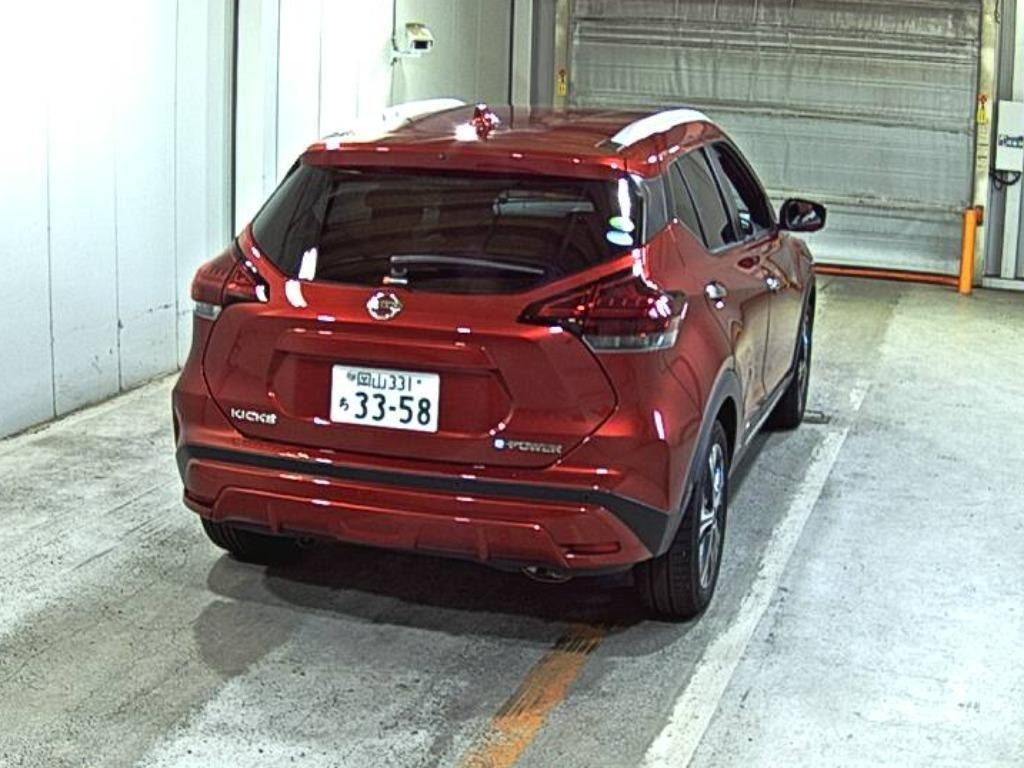 NISSAN KIX 2020