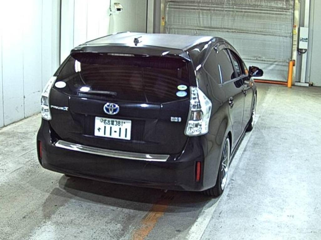 TOYOTA PRIUS ALPHA 2012
