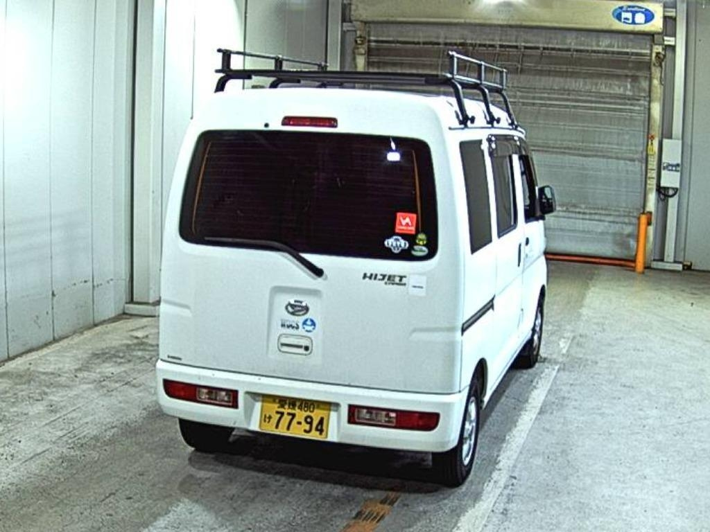 DAIHATSU HIJET VAN 2011