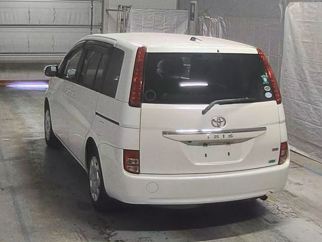 TOYOTA ISIS 2010