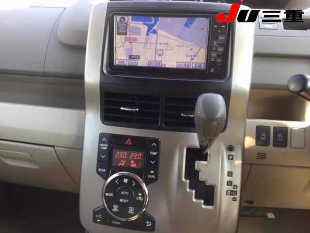 TOYOTA NOAH 2012