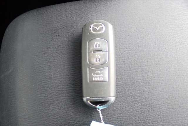 MAZDA AXELA 2016