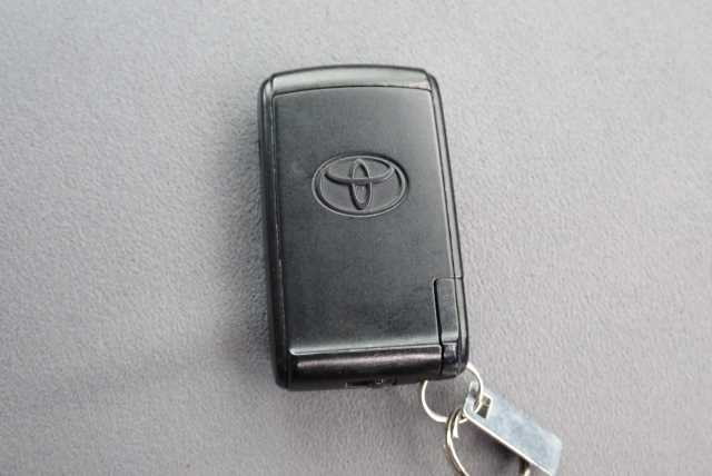 TOYOTA PRIUS 2011