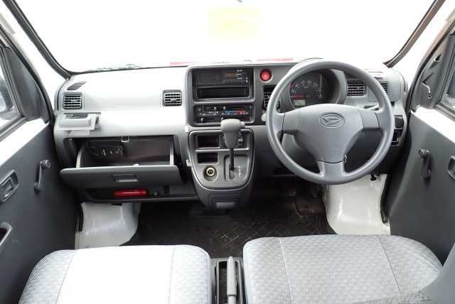 DAIHATSU HIJET VAN 2017