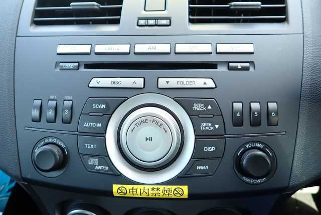 MAZDA AXELA 2010