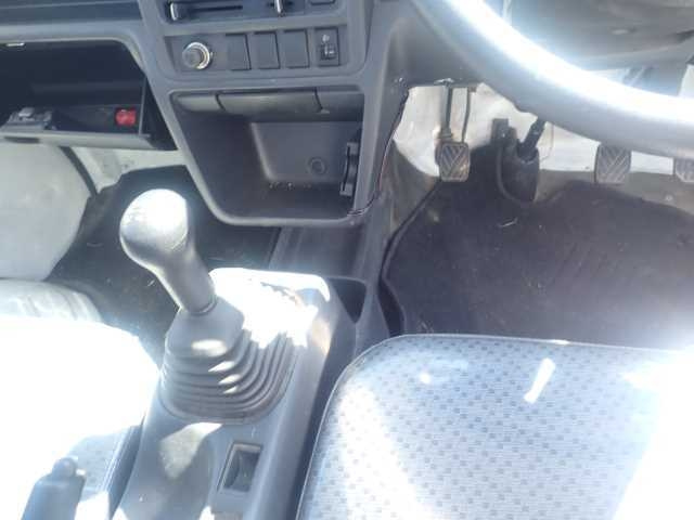 NISSAN CLIPPER TRUCK 2016