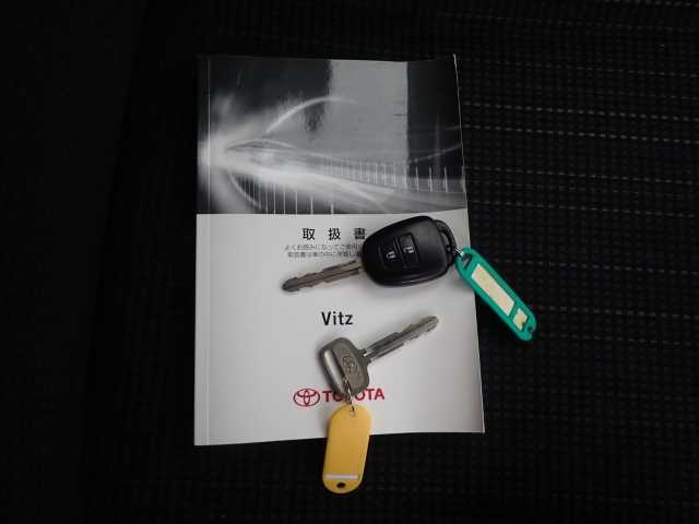 TOYOTA VITZ 2014